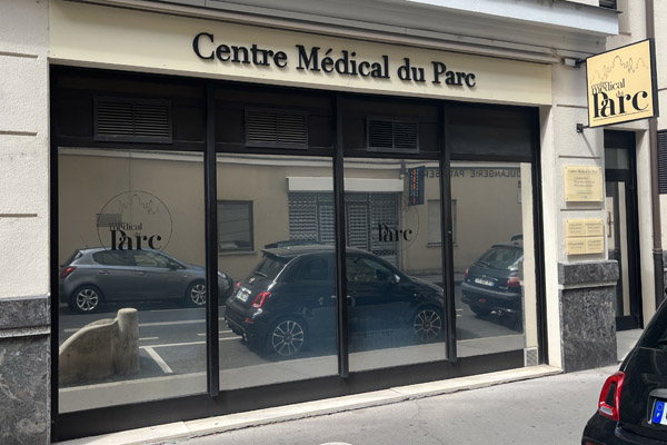 Vitrophanie centre médical